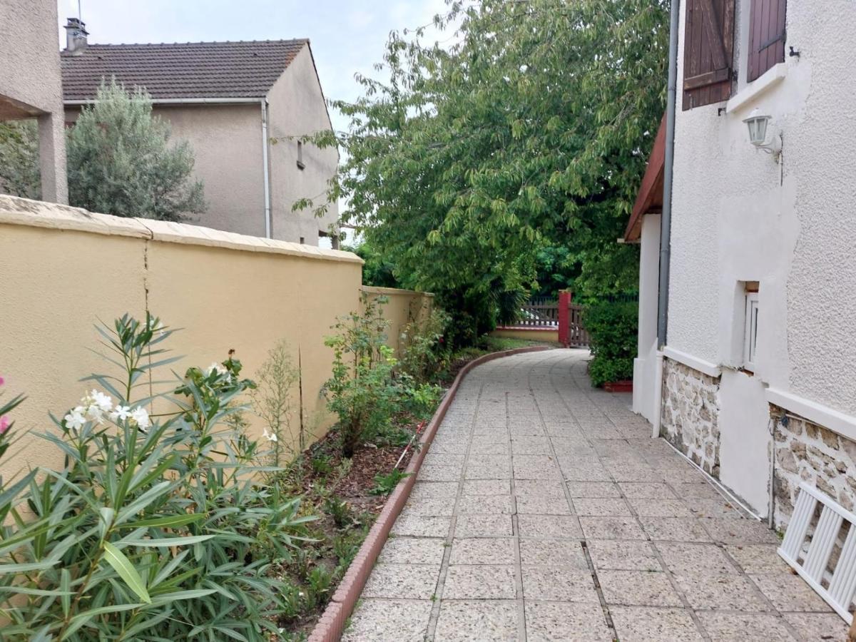 Happy Land Holliday Residential Hotel Épinay-sur-Seine Buitenkant foto