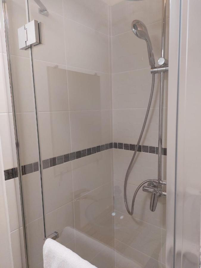 Happy Land Holliday Residential Hotel Épinay-sur-Seine Buitenkant foto