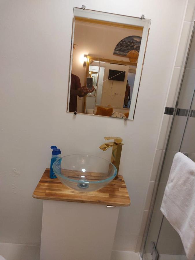 Happy Land Holliday Residential Hotel Épinay-sur-Seine Buitenkant foto