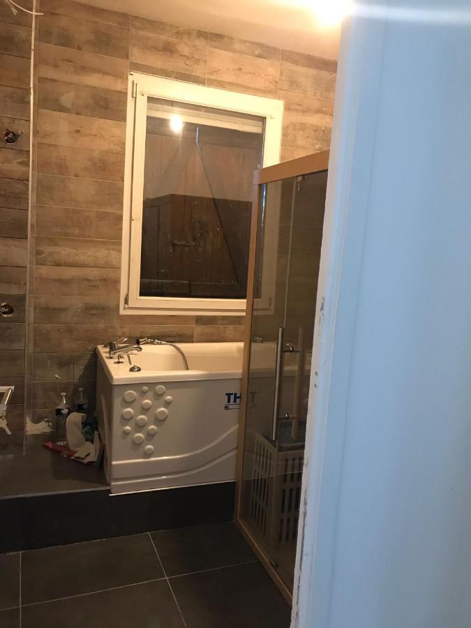 Happy Land Holliday Residential Hotel Épinay-sur-Seine Buitenkant foto