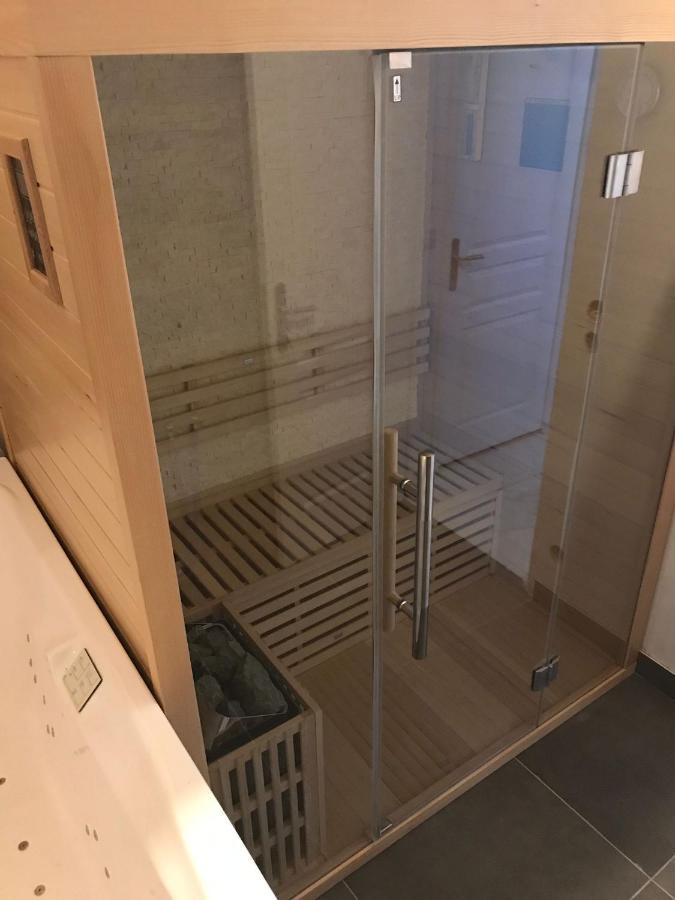 Happy Land Holliday Residential Hotel Épinay-sur-Seine Buitenkant foto