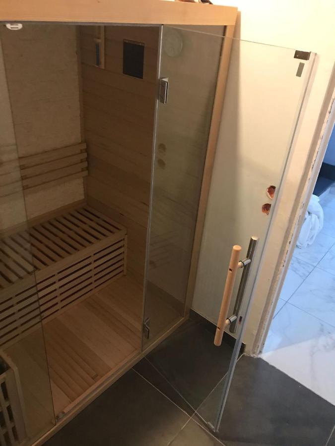 Happy Land Holliday Residential Hotel Épinay-sur-Seine Buitenkant foto